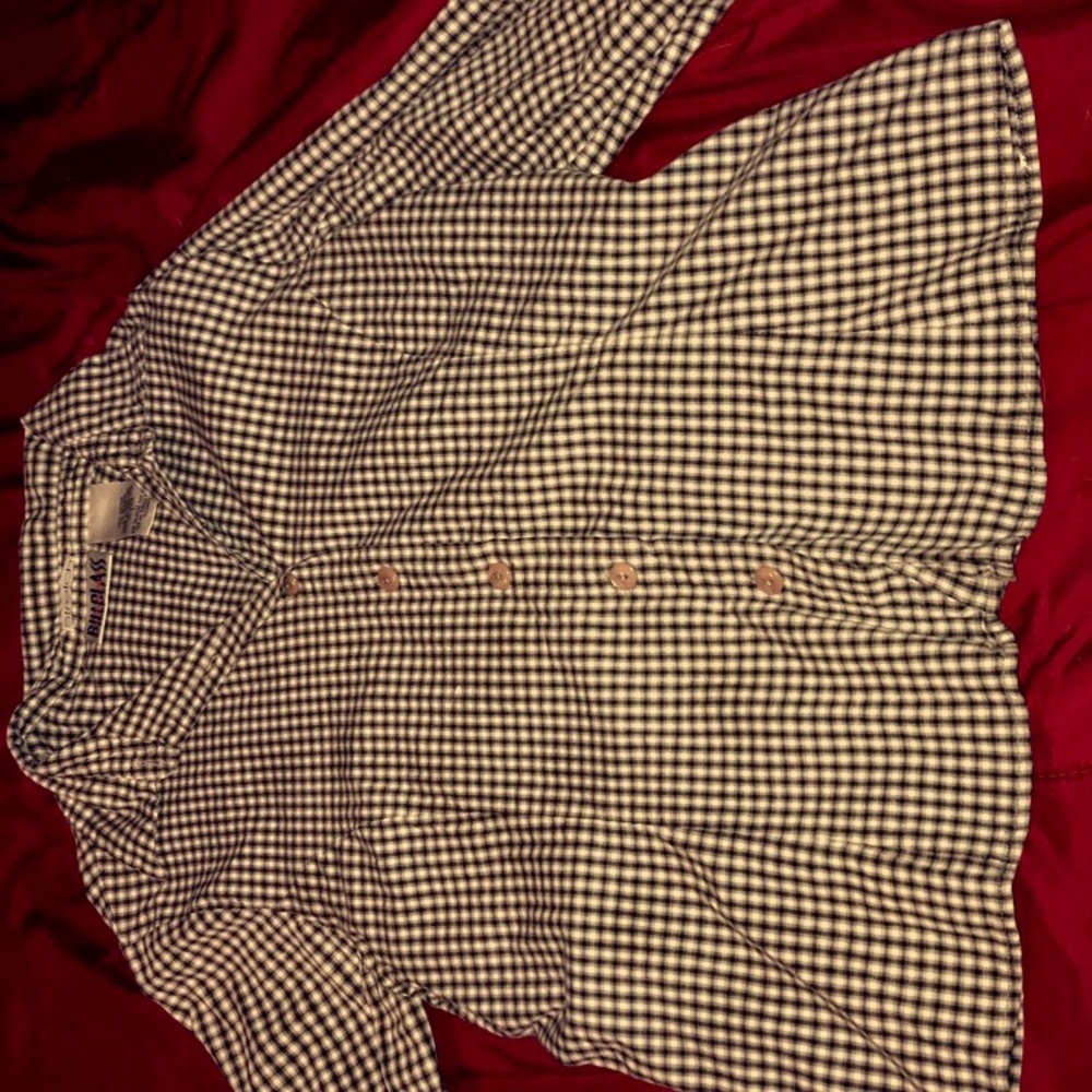 Button up half sleeve.